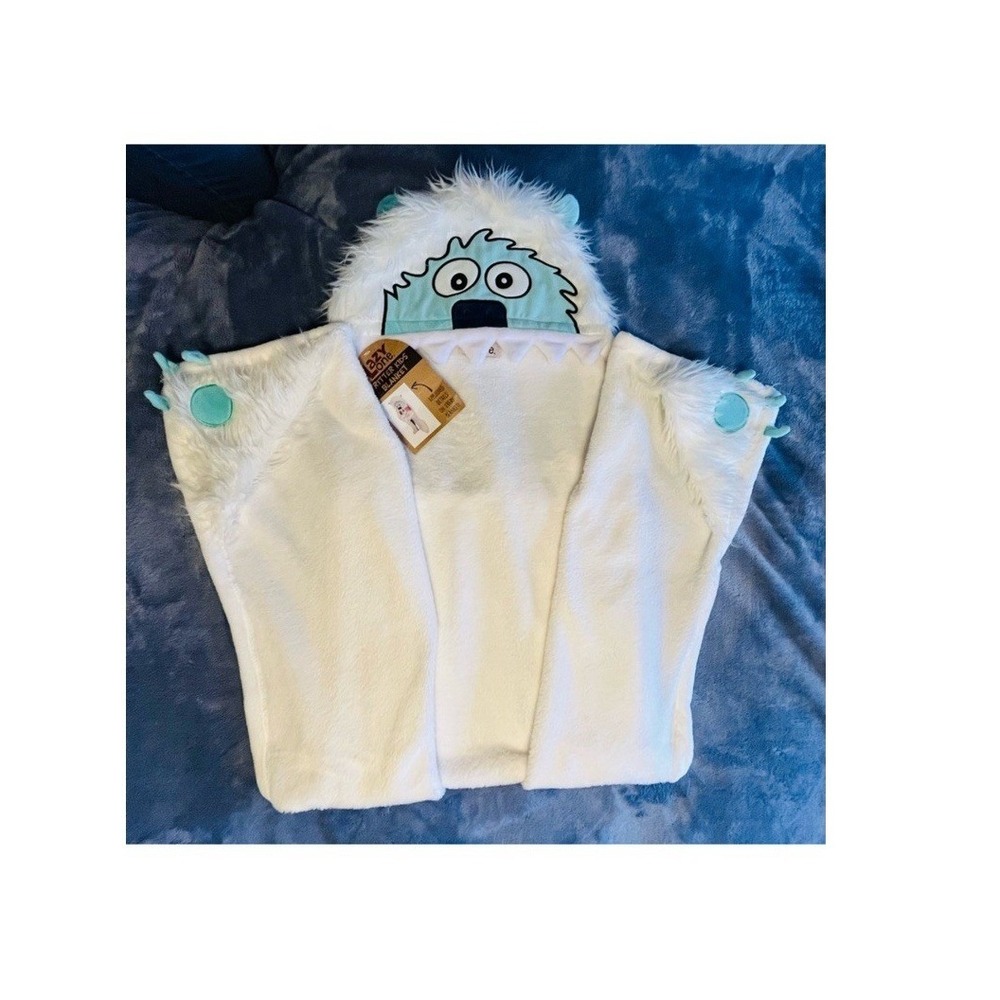 Lazy One Wearable Hooded YETI Blanket for Kids. NEW with TAGS